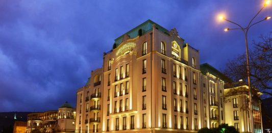 Ambasadori هتل آمباسادوری