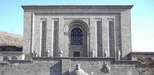 موزه ماتناداران ایروان موزه ماتناداران ایروان