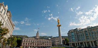 تور گرجستان شهریور ۹۷ میدان آزادی تفلیس