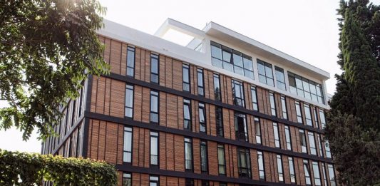 L.M Club هتل ال ام کلاب