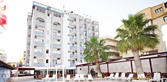 Dabaklar Hotel استخر روباز هتل داباکلار