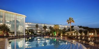 Pine Bay Holiday Resort هتل پاین بی هالیدی کوش آداسی