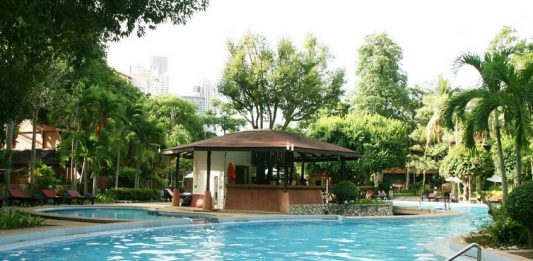 Loma Resort & Spa استخر هتل لوما ریزورت