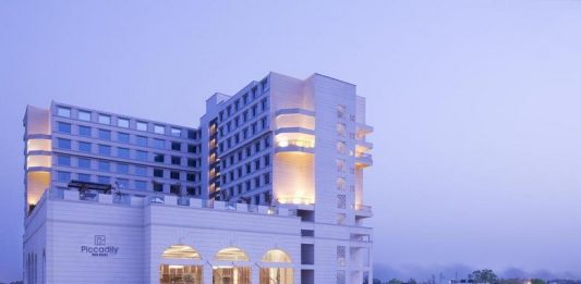 Piccadily Hotel New Delhi هتل پیکادیلی دهلی نو