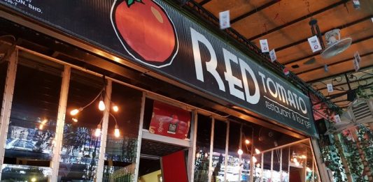 رستوران رد تومیتو