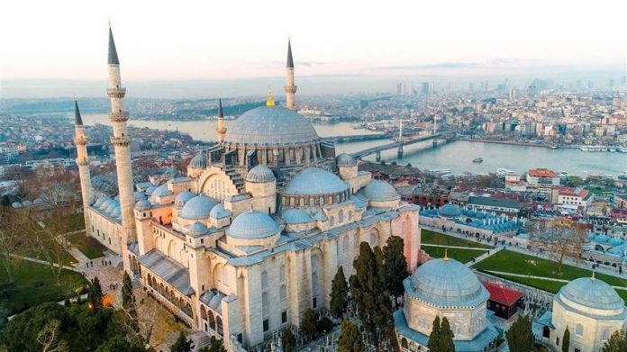 در تور استانبول چطور به مسجد سلیمانیه برویم