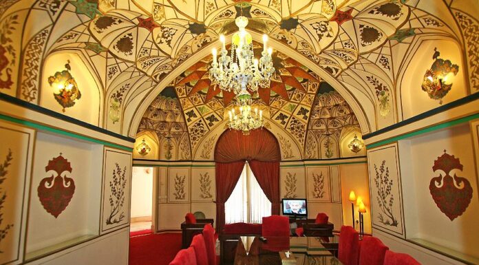 راهنمای کامل بهترین هتل های اصفهان برای اقامتی بهیادماندنی معرفی بهترین هتل های اصفهان: هتل عباسی